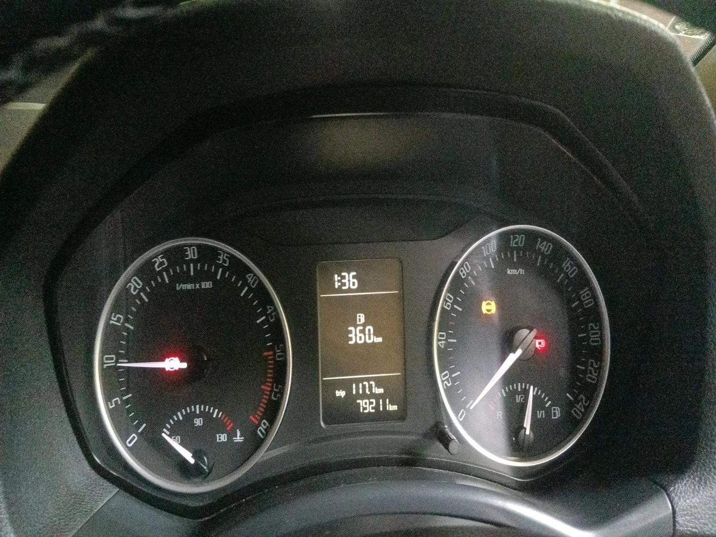 2011 Skoda Laura ELEGANCE 2.0 TDI CR MT, Diesel, Manual, 79,211 km, interior