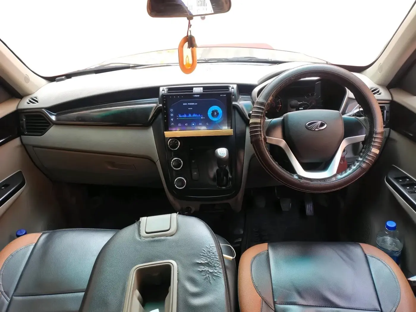 2016 Mahindra Kuv100 K6 6 STR, Petrol, Manual, 80,467 km, interior