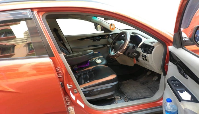 2016 Mahindra Kuv100 K6 6 STR, Petrol, Manual, 80,467 km, interior