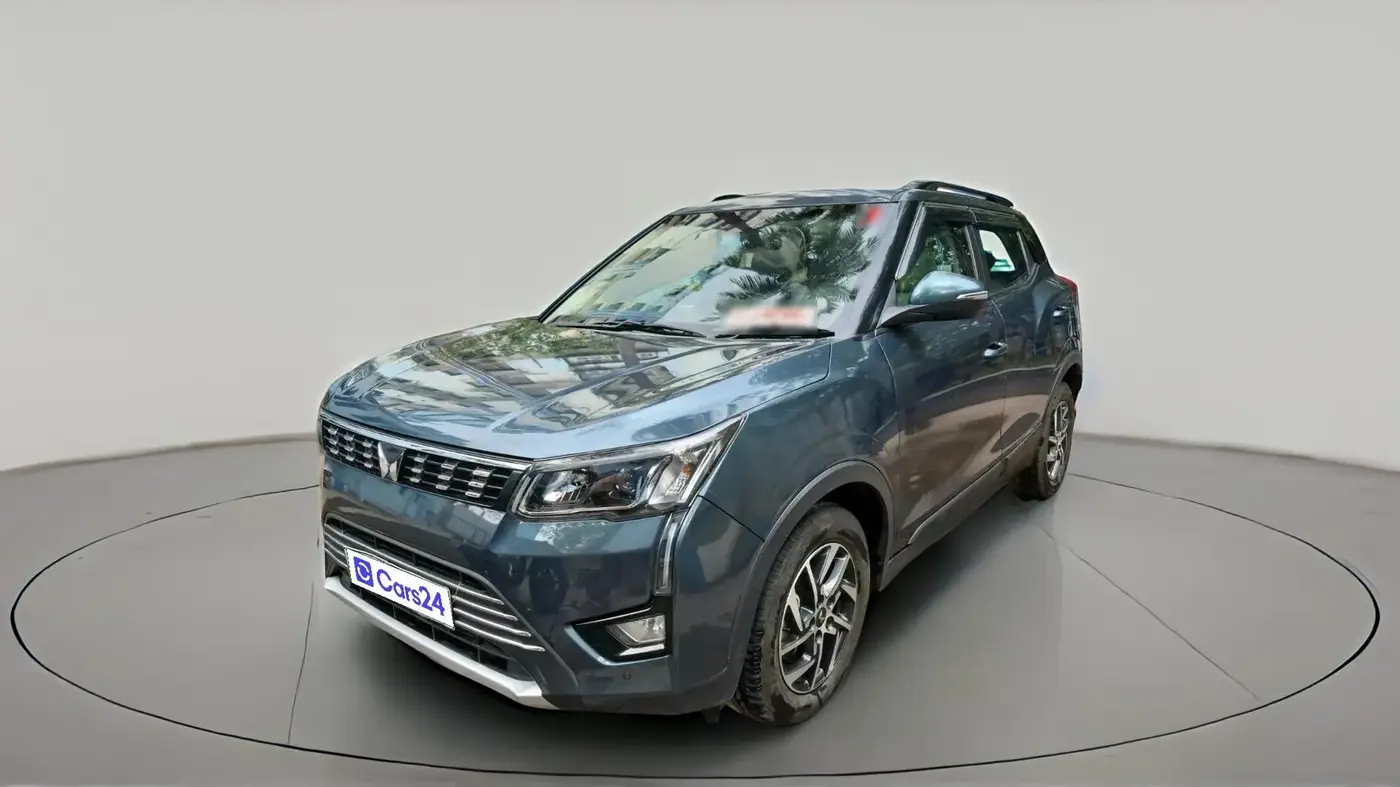 2024 Mahindra XUV300 W8 (O) 1.2 PETROL AMT, Petrol, Automatic, 17,477 km, exterior