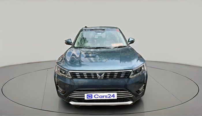 2024 Mahindra XUV300 W8 (O) 1.2 PETROL AMT, Petrol, Automatic, 17,477 km, exterior