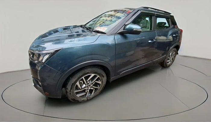 2024 Mahindra XUV300 W8 (O) 1.2 PETROL AMT, Petrol, Automatic, 17,477 km, exterior