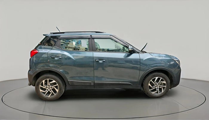 2024 Mahindra XUV300 W8 (O) 1.2 PETROL AMT, Petrol, Automatic, 17,477 km, exterior