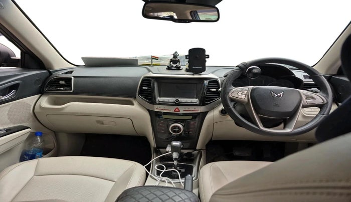 2024 Mahindra XUV300 W8 (O) 1.2 PETROL AMT, Petrol, Automatic, 17,477 km, interior