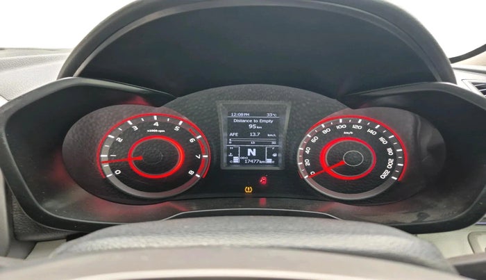 2024 Mahindra XUV300 W8 (O) 1.2 PETROL AMT, Petrol, Automatic, 17,477 km, interior