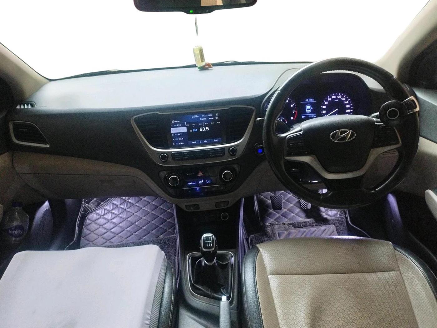 2017 Hyundai Verna 1.6 VTVT SX O, Petrol, Manual, 71,191 km, interior