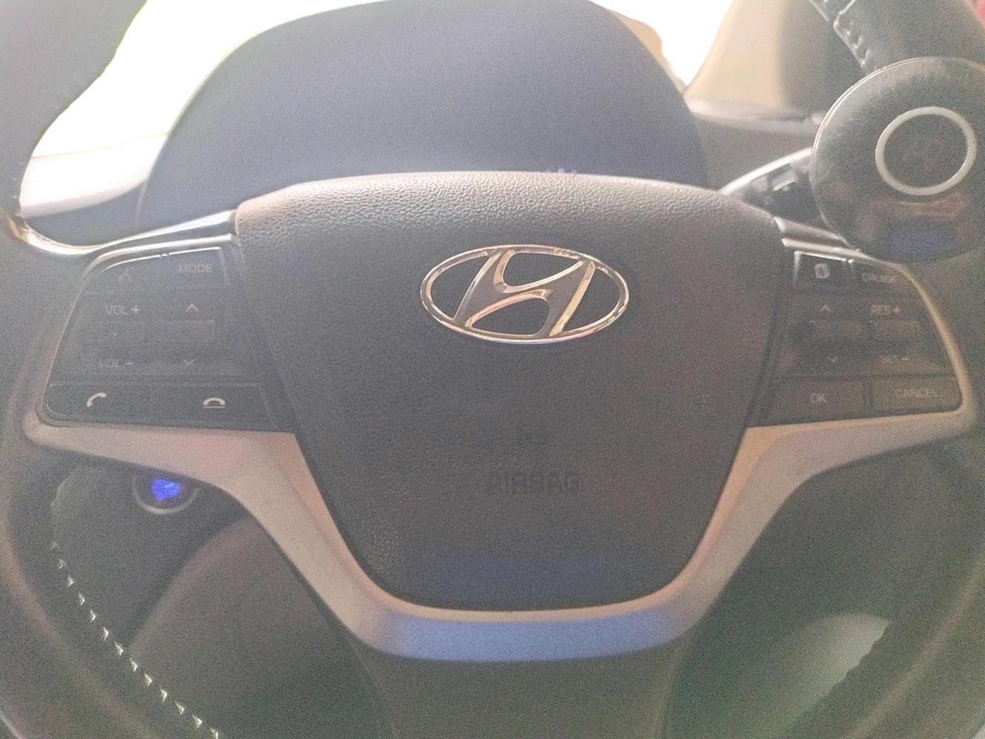 2017 Hyundai Verna 1.6 VTVT SX O, Petrol, Manual, 71,191 km, interior