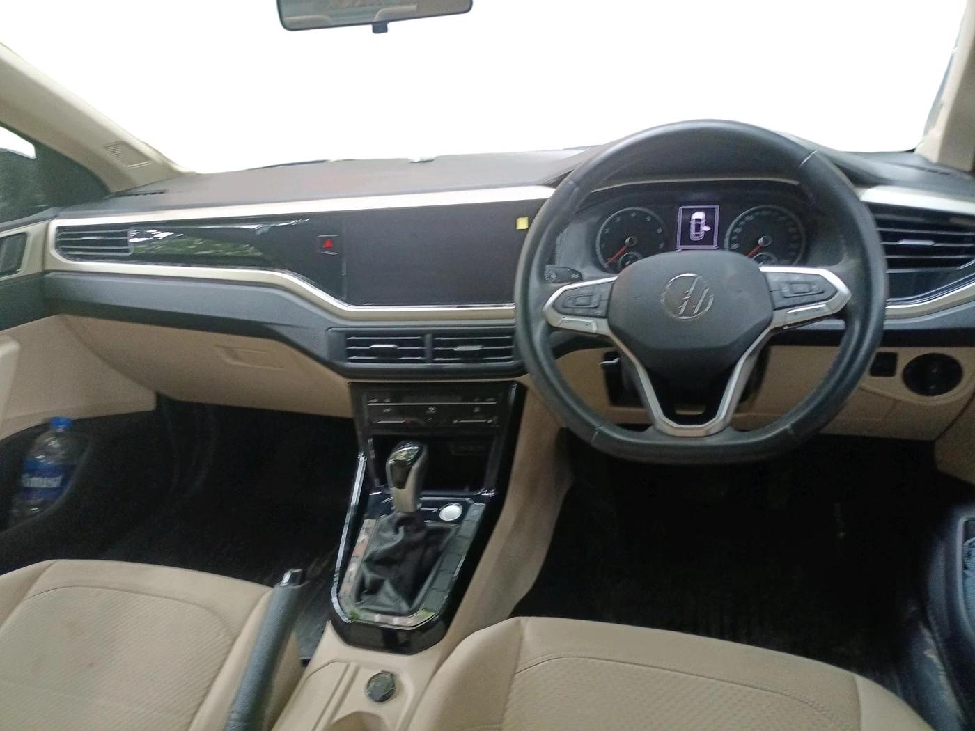 2023 Volkswagen VIRTUS HIGHLINE TSI 1.0 AT, Petrol, Automatic, 3,282 km, interior