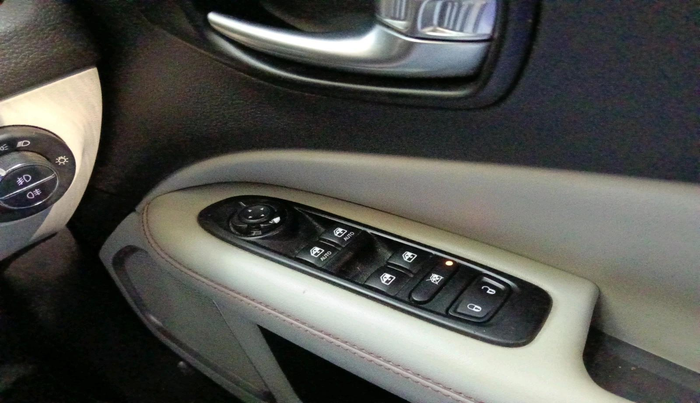 2018 Jeep Compass LIMITED (O) 1.4 PETROL AT, Petrol, Automatic, 29,997 km, interior
