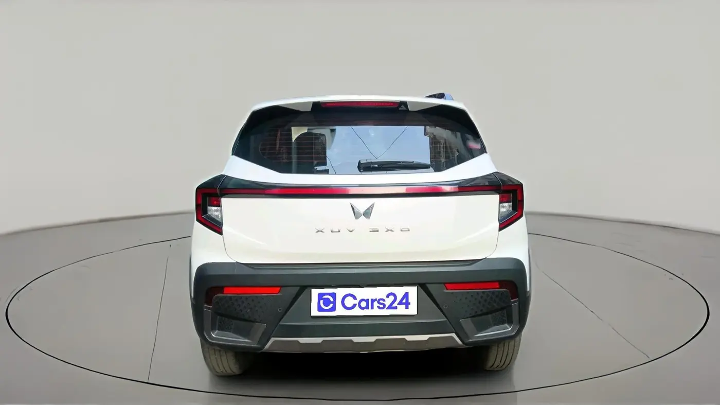 2024 Mahindra XUV 3XO AX5 1.2 L TCMPFI AT, Petrol, Automatic, 21,356 km, exterior