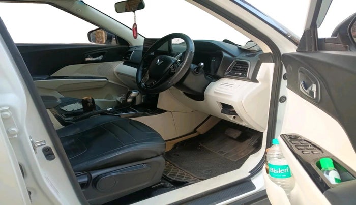 2024 Mahindra XUV 3XO AX5 1.2 L TCMPFI AT, Petrol, Automatic, 21,356 km, interior