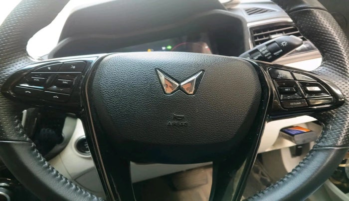 2024 Mahindra XUV 3XO AX5 1.2 L TCMPFI AT, Petrol, Automatic, 21,356 km, interior