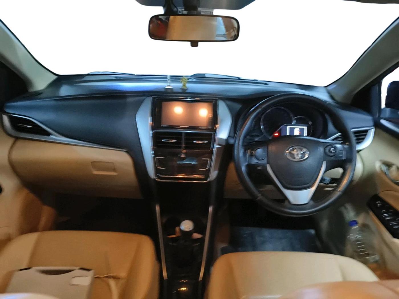 2018 Toyota YARIS VX MT, Petrol, Manual, 93,335 km, interior
