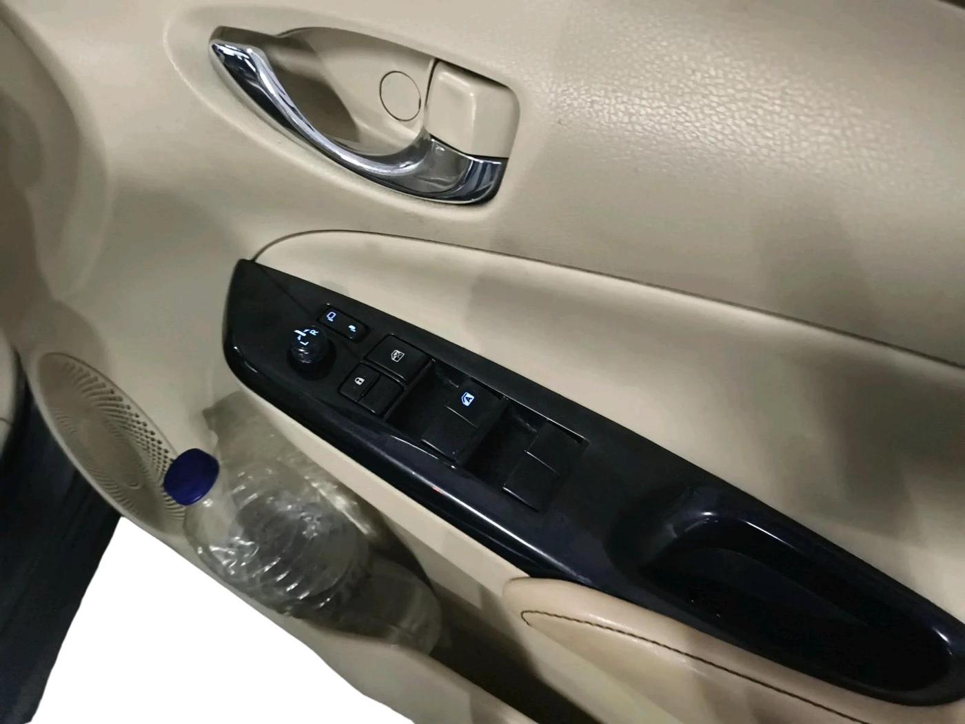 2018 Toyota YARIS VX MT, Petrol, Manual, 93,335 km, interior