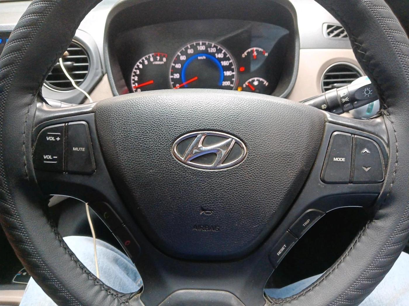 2016 Hyundai Grand i10 ASTA (O) 1.2 KAPPA VTVT, Petrol, Manual, 39,198 km, interior