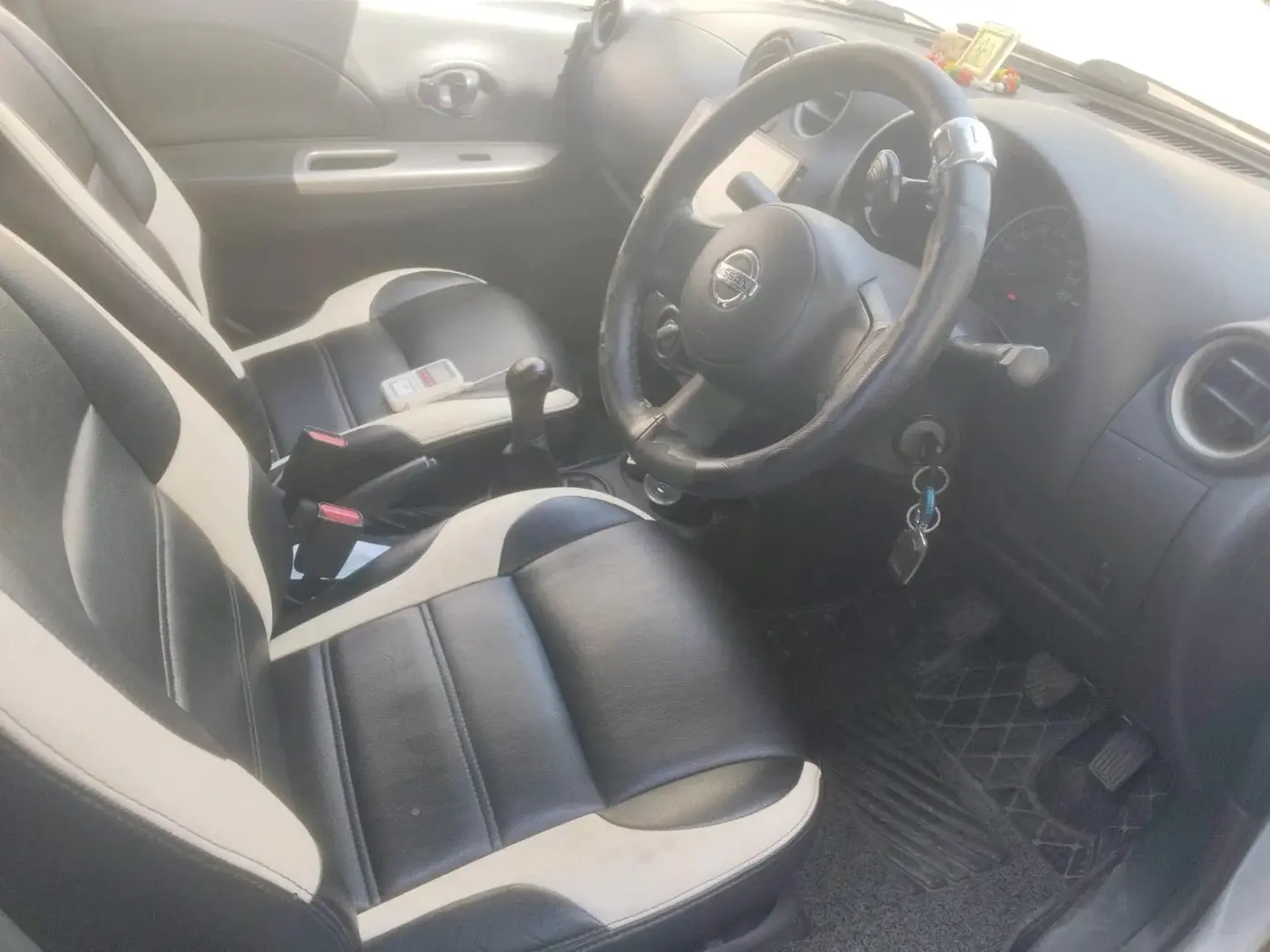 2017 Nissan Micra Active XL, Petrol, Manual, 1,27,462 km, interior