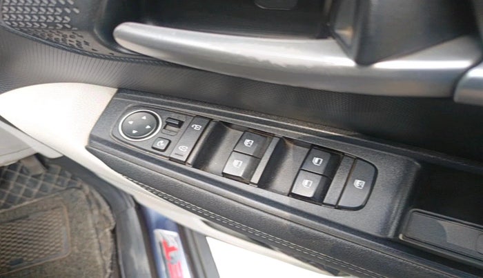 2023 KIA SONET HTX 1.0 IMT, Petrol, Manual, 60,059 km, interior