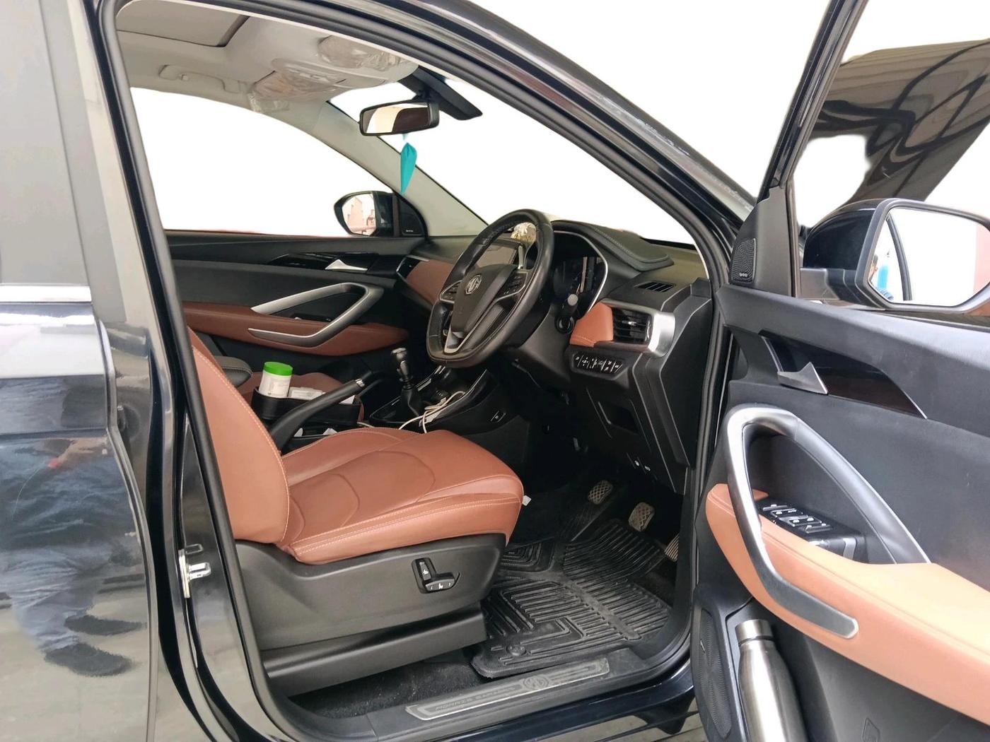 2022 MG HECTOR PLUS SHARP 2.0 DIESEL TURBO MT 6-STR, Diesel, Manual, 17,587 km, interior