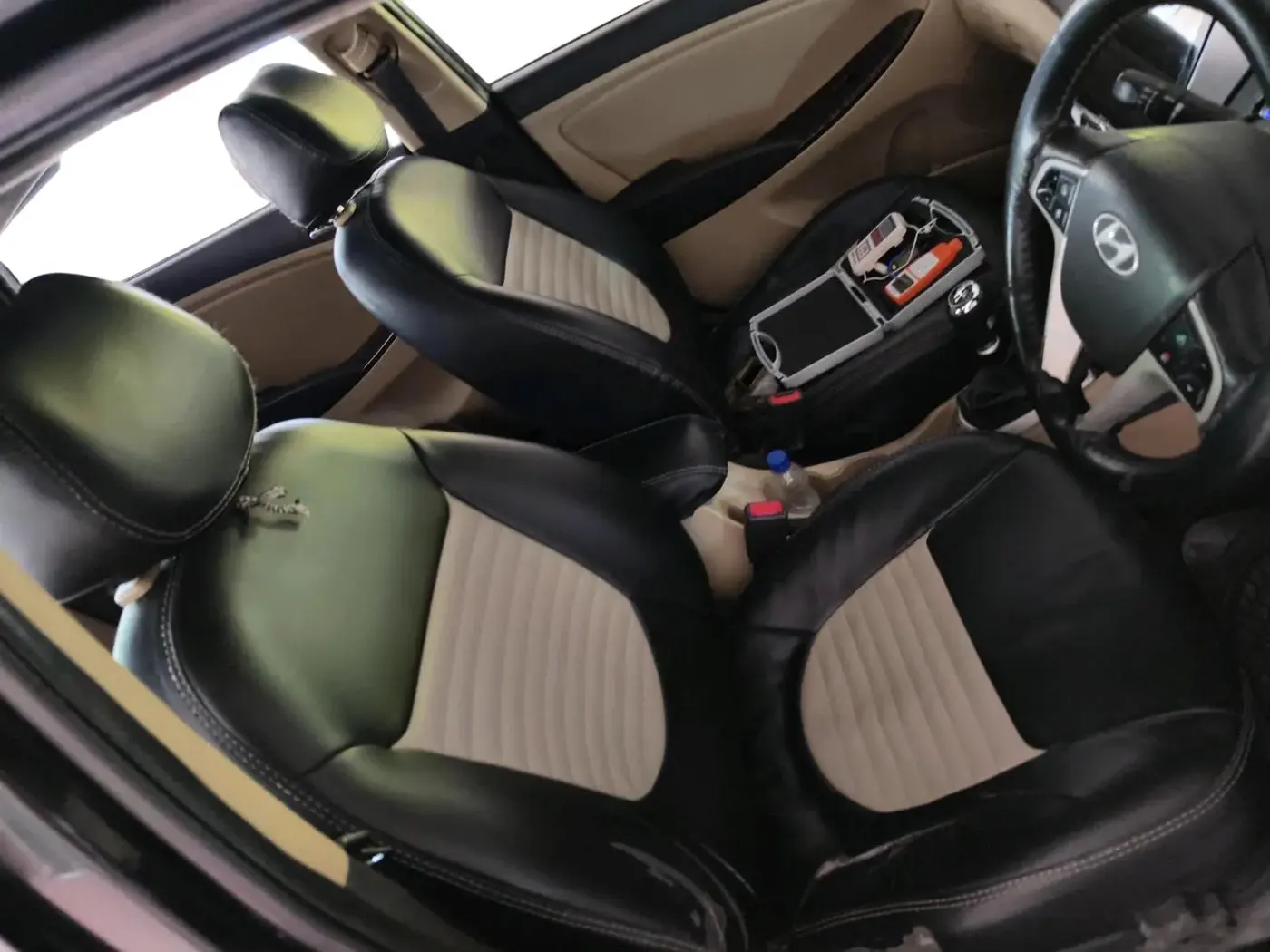 2012 Hyundai Verna FLUIDIC 1.6 CRDI SX, Diesel, Manual, 58,195 km, interior