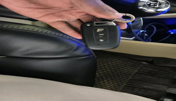 2012 Hyundai Verna FLUIDIC 1.6 CRDI SX, Diesel, Manual, 58,195 km, interior