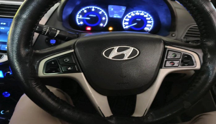 2012 Hyundai Verna FLUIDIC 1.6 CRDI SX, Diesel, Manual, 58,195 km, interior