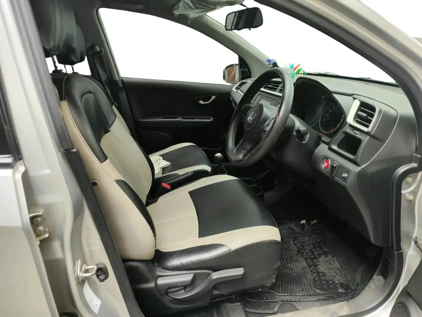 2016 Honda BR-V 1.5L I-VTEC V, Petrol, Manual, 42,950 km, interior