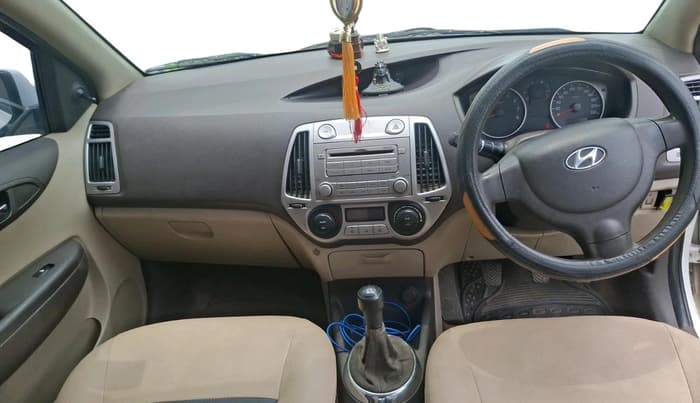 2011 Hyundai i20 MAGNA 1.2, Petrol, Manual, 74,704 km, interior
