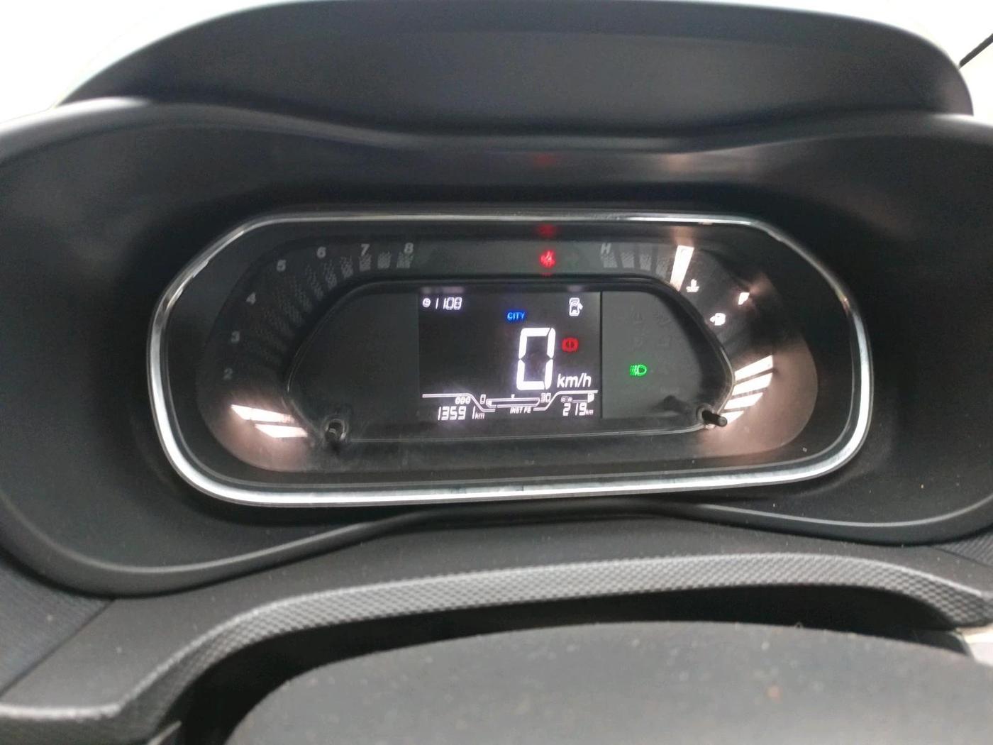 2022 Tata NEXON XM SUNROOF PETROL, Petrol, Manual, 13,591 km, interior
