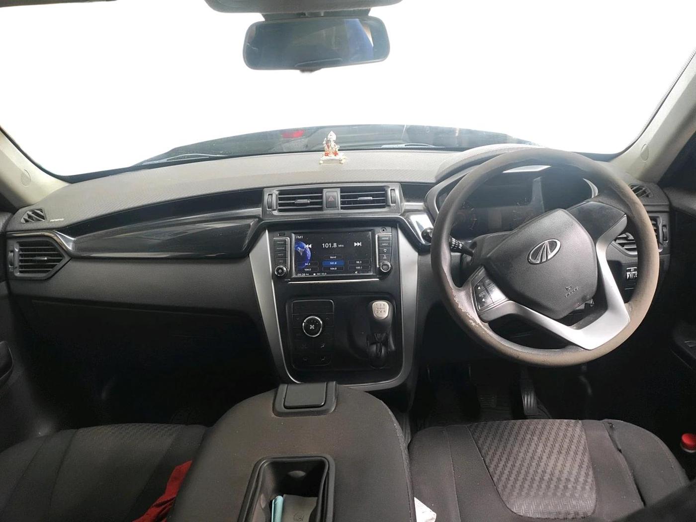 2020 Mahindra KUV 100 NXT K8 P 6 STR, Petrol, Manual, 56,235 km, interior
