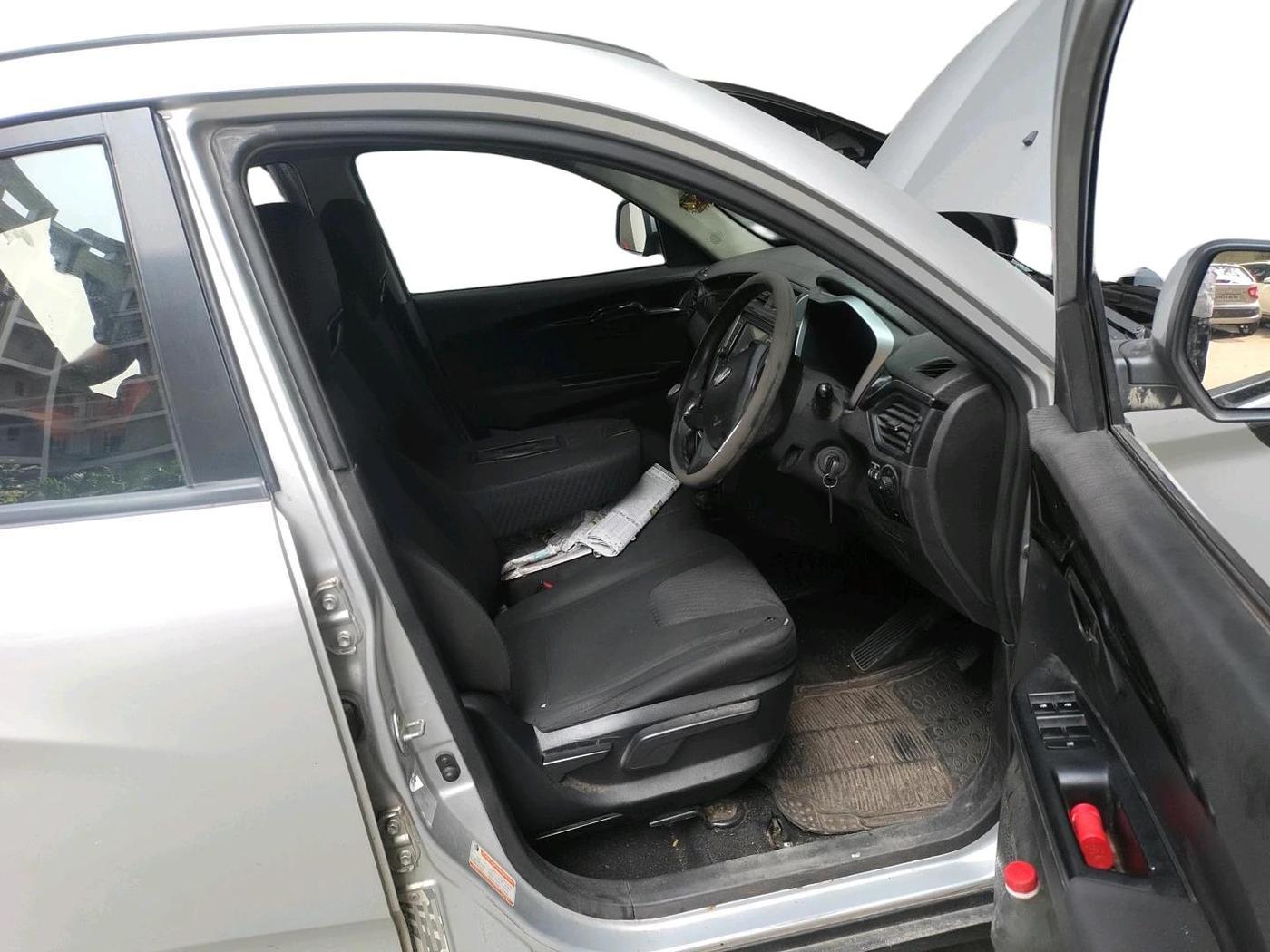 2020 Mahindra KUV 100 NXT K8 P 6 STR, Petrol, Manual, 56,235 km, interior