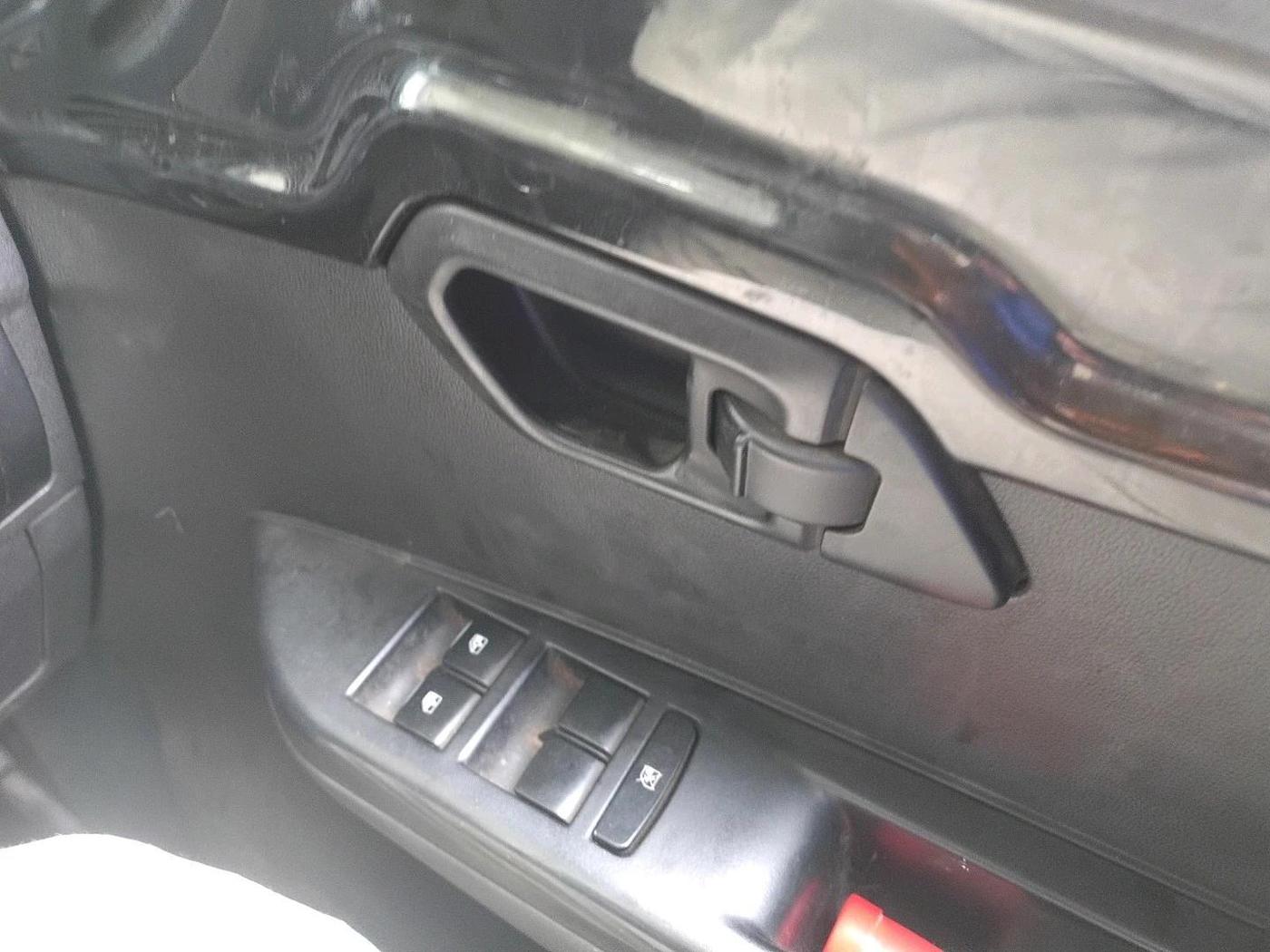 2020 Mahindra KUV 100 NXT K8 P 6 STR, Petrol, Manual, 56,235 km, interior