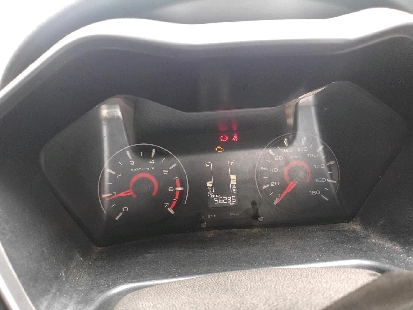 2020 Mahindra KUV 100 NXT K8 P 6 STR, Petrol, Manual, 56,235 km, interior