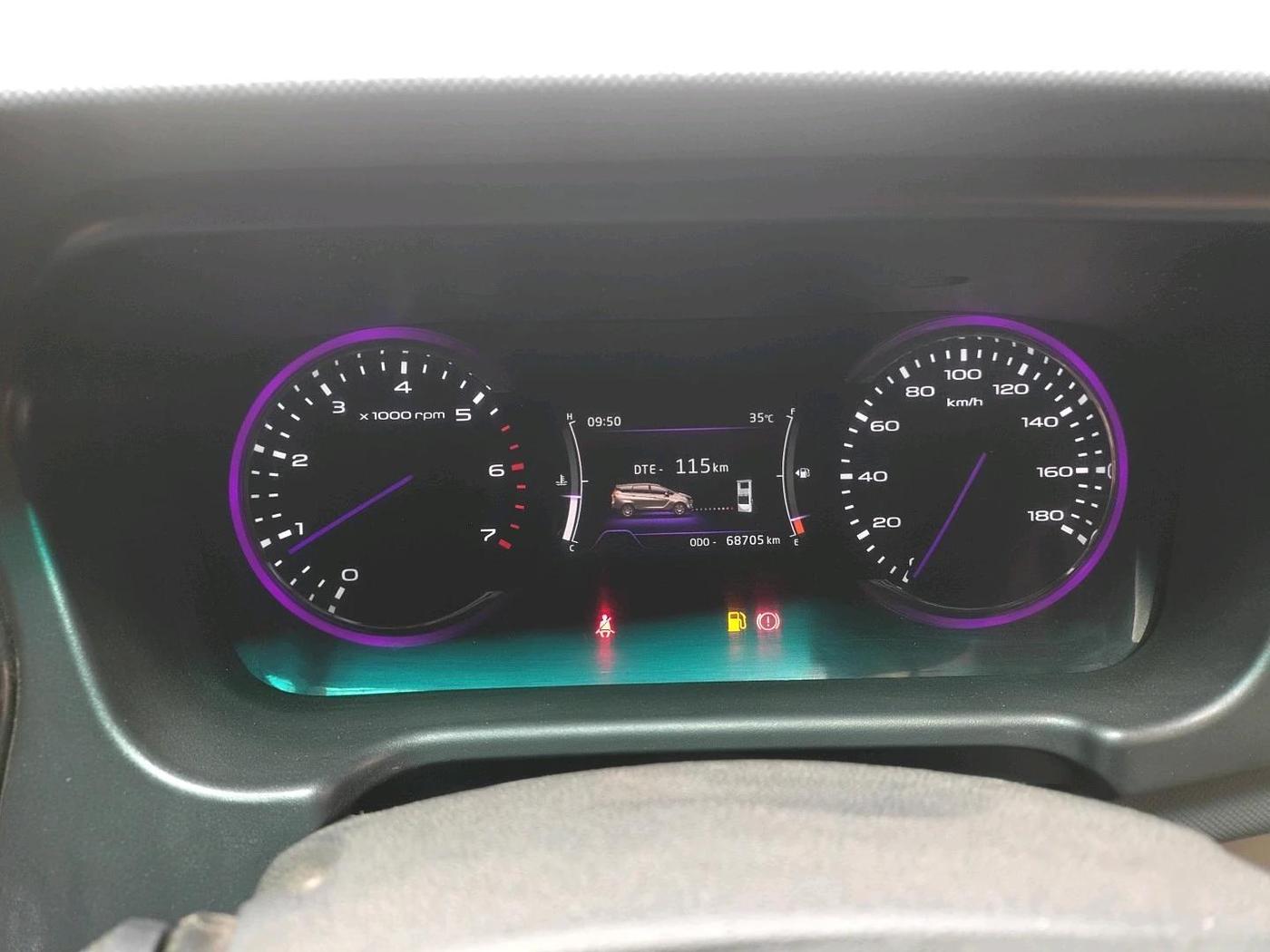 2022 Mahindra MARAZZO M 6 + 8 STR, Diesel, Manual, 68,705 km, interior