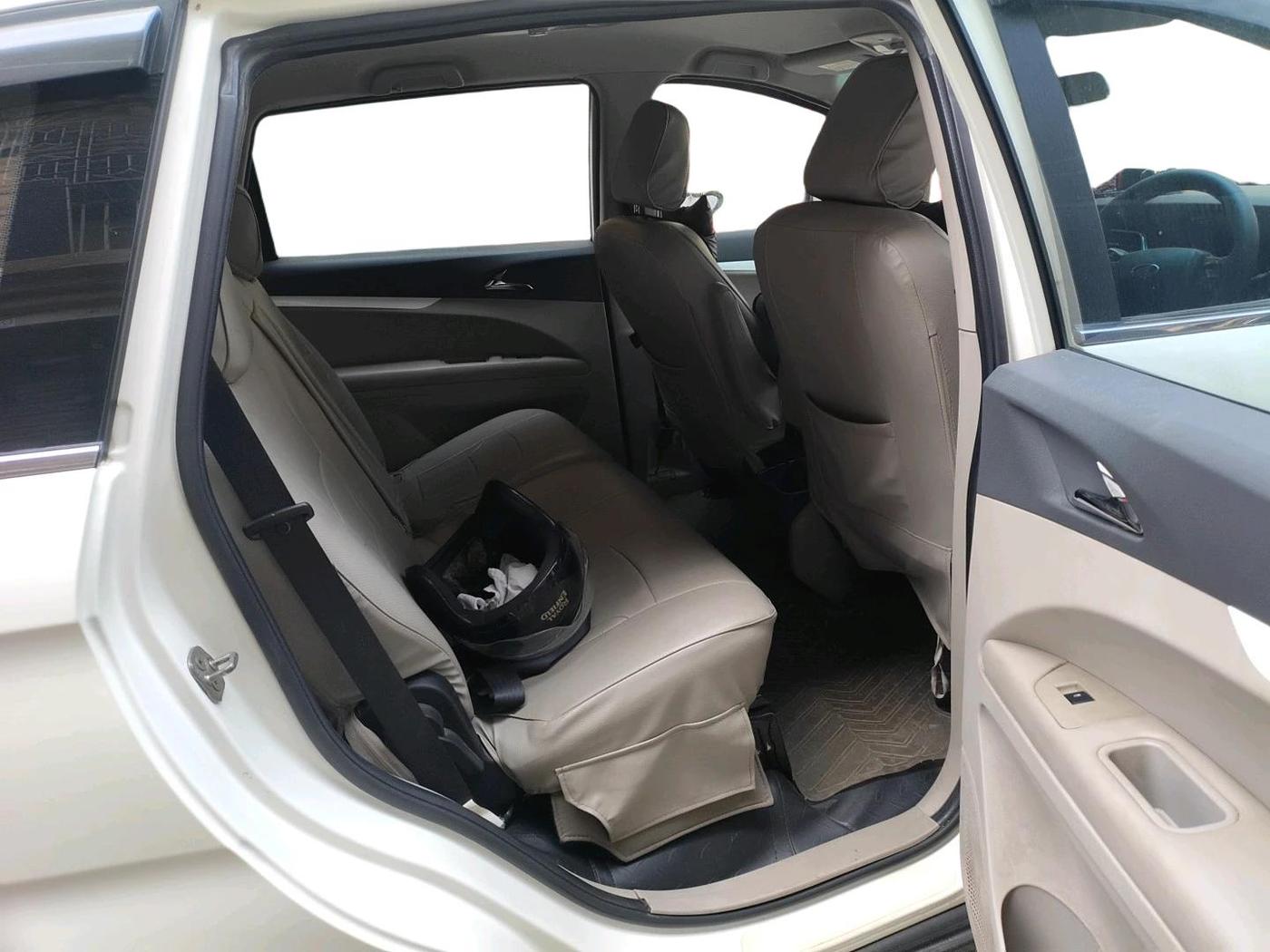 2022 Mahindra MARAZZO M 6 + 8 STR, Diesel, Manual, 68,705 km, interior