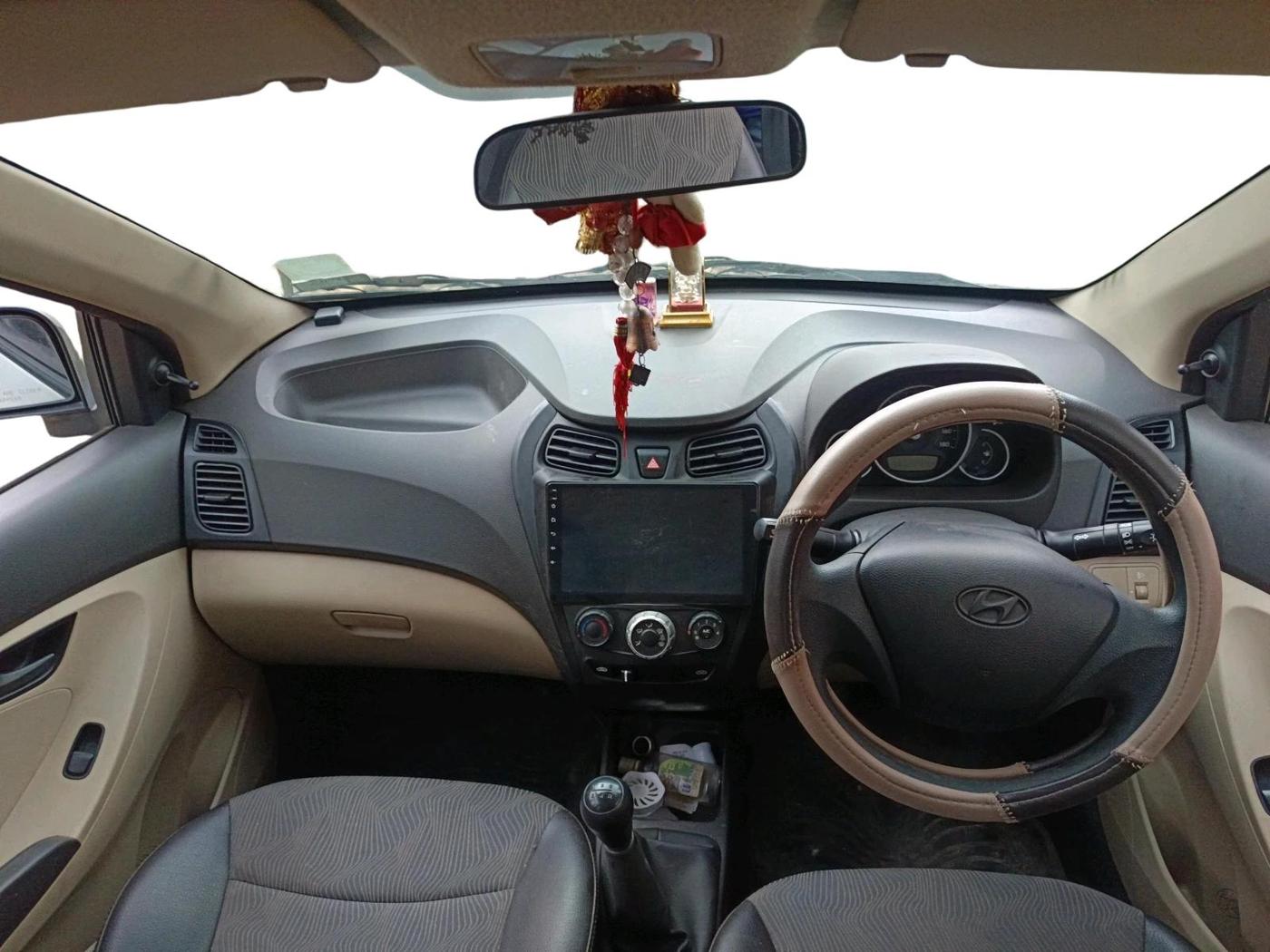 2013 Hyundai Eon MAGNA +, Petrol, Manual, 9,385 km, interior