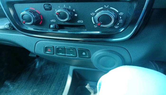 2016 Renault Kwid RXT 0.8, Petrol, Manual, 78,032 km, interior