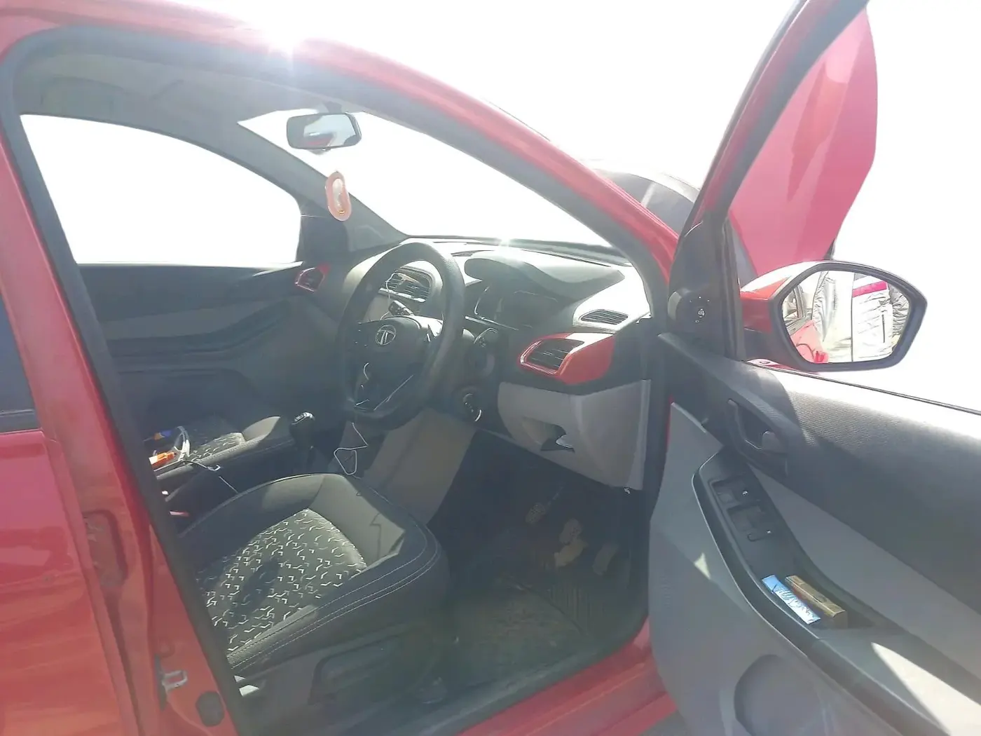 2021 Tata Tiago XZ PETROL, Petrol, Manual, 37,662 km, interior