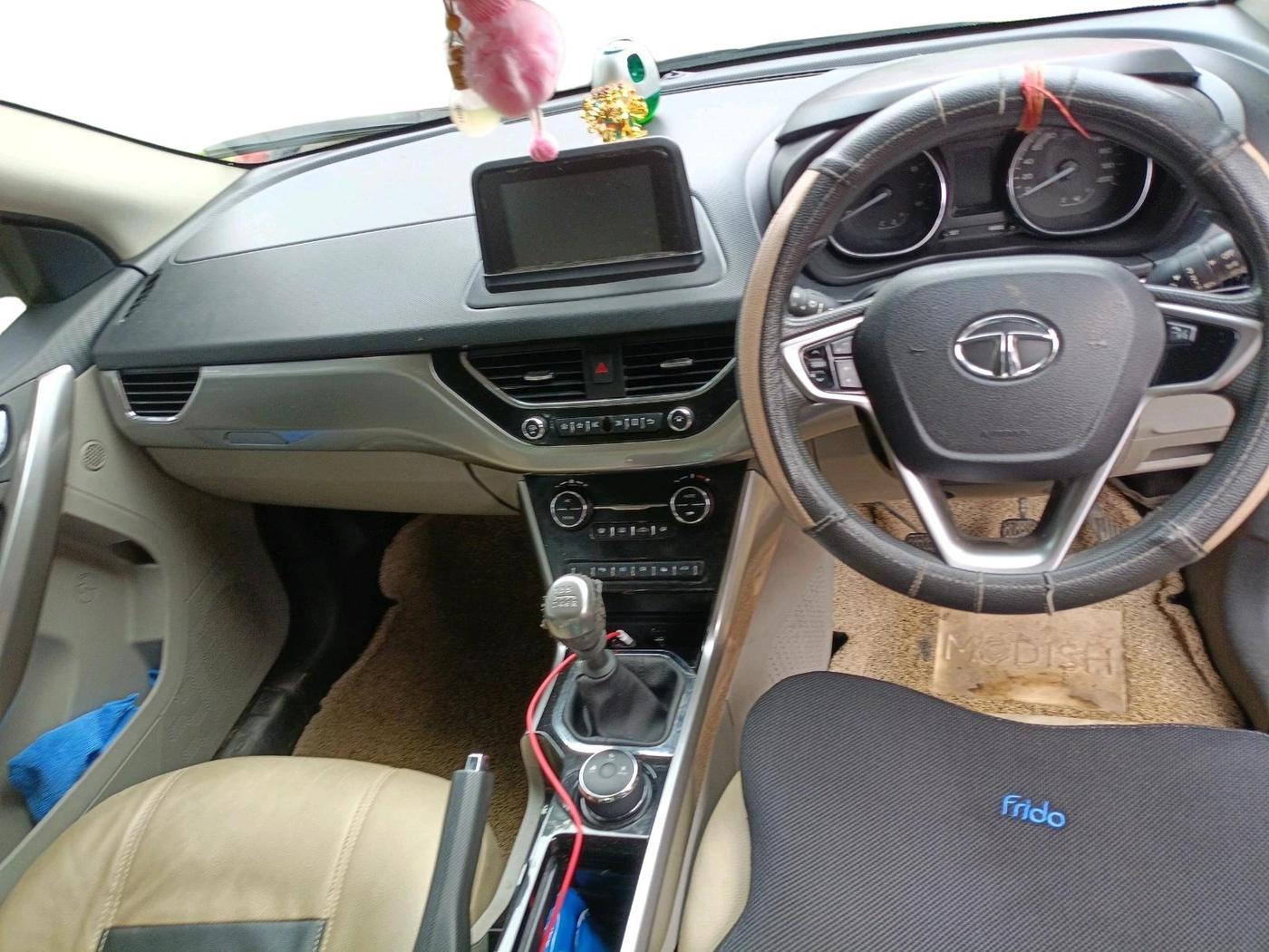 2018 Tata NEXON XZ PLUS PETROL DUAL TONE, Petrol, Manual, 40,331 km, interior