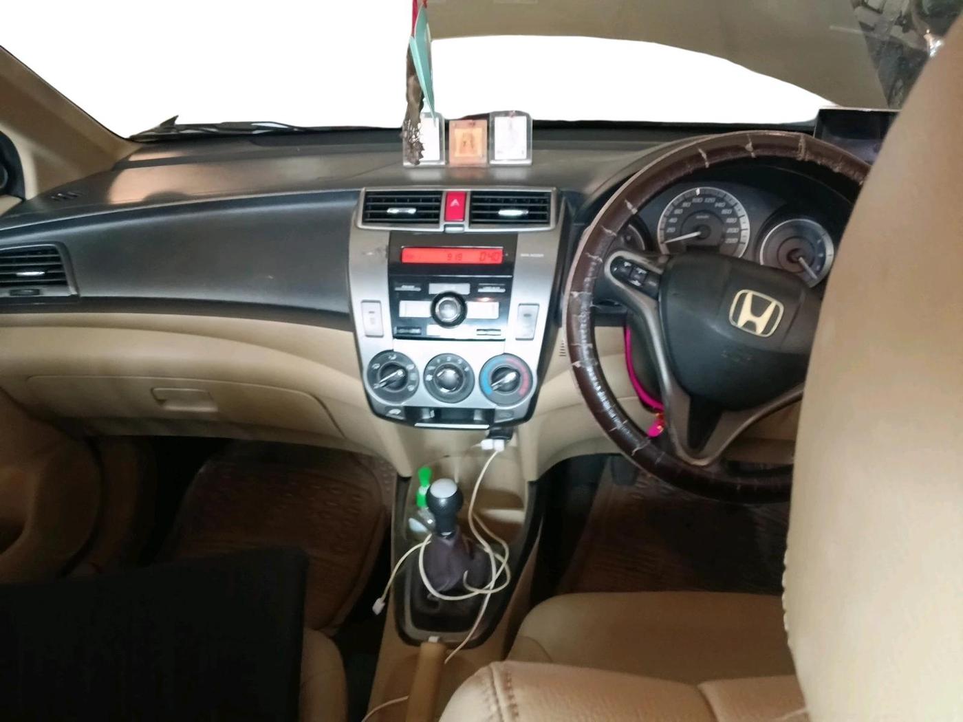 2013 Honda City 1.5L I-VTEC S MT, Petrol, Manual, 1,46,745 km, interior