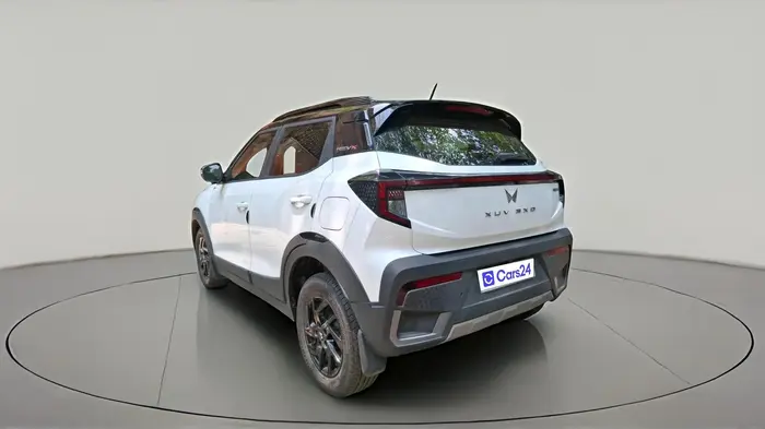 2025 Mahindra XUV 3XO REVX A 1.2 Petrol MT, Petrol, Manual, 4,130 km, exterior