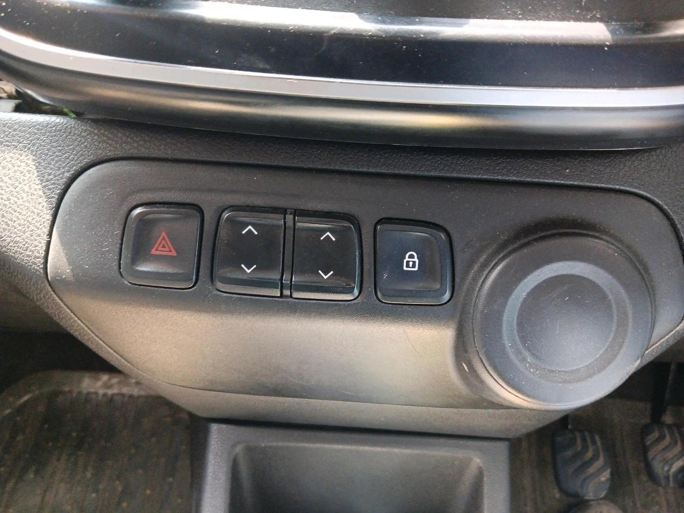 2018 Renault Kwid RXL, Petrol, Manual, 35,891 km, interior