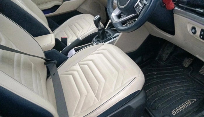 2023 KIA CARENS LUXURY PLUS 1.5 IMT PETROL, Petrol, Manual, 33,521 km, interior
