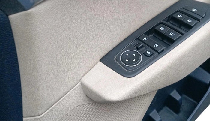 2023 KIA CARENS LUXURY PLUS 1.5 IMT PETROL, Petrol, Manual, 33,521 km, interior