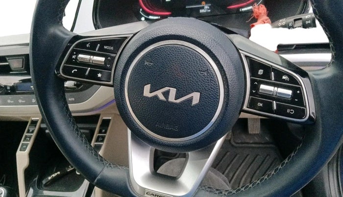 2023 KIA CARENS LUXURY PLUS 1.5 IMT PETROL, Petrol, Manual, 33,521 km, interior