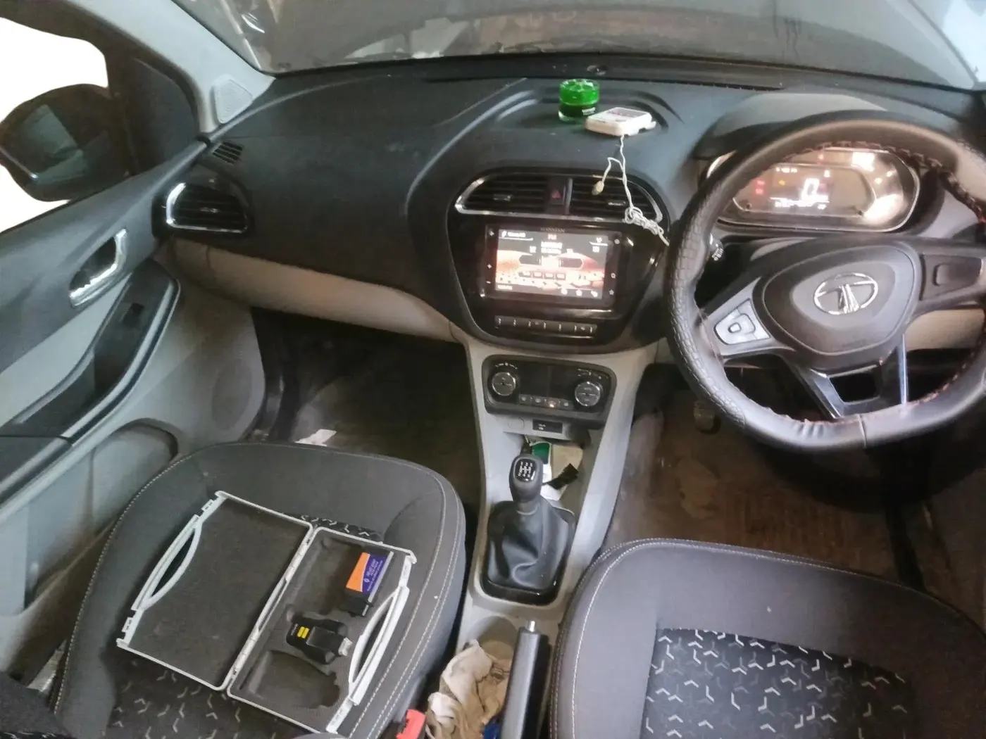 2021 Tata Tiago XZ PLUS PETROL, Petrol, Manual, 9,498 km, interior