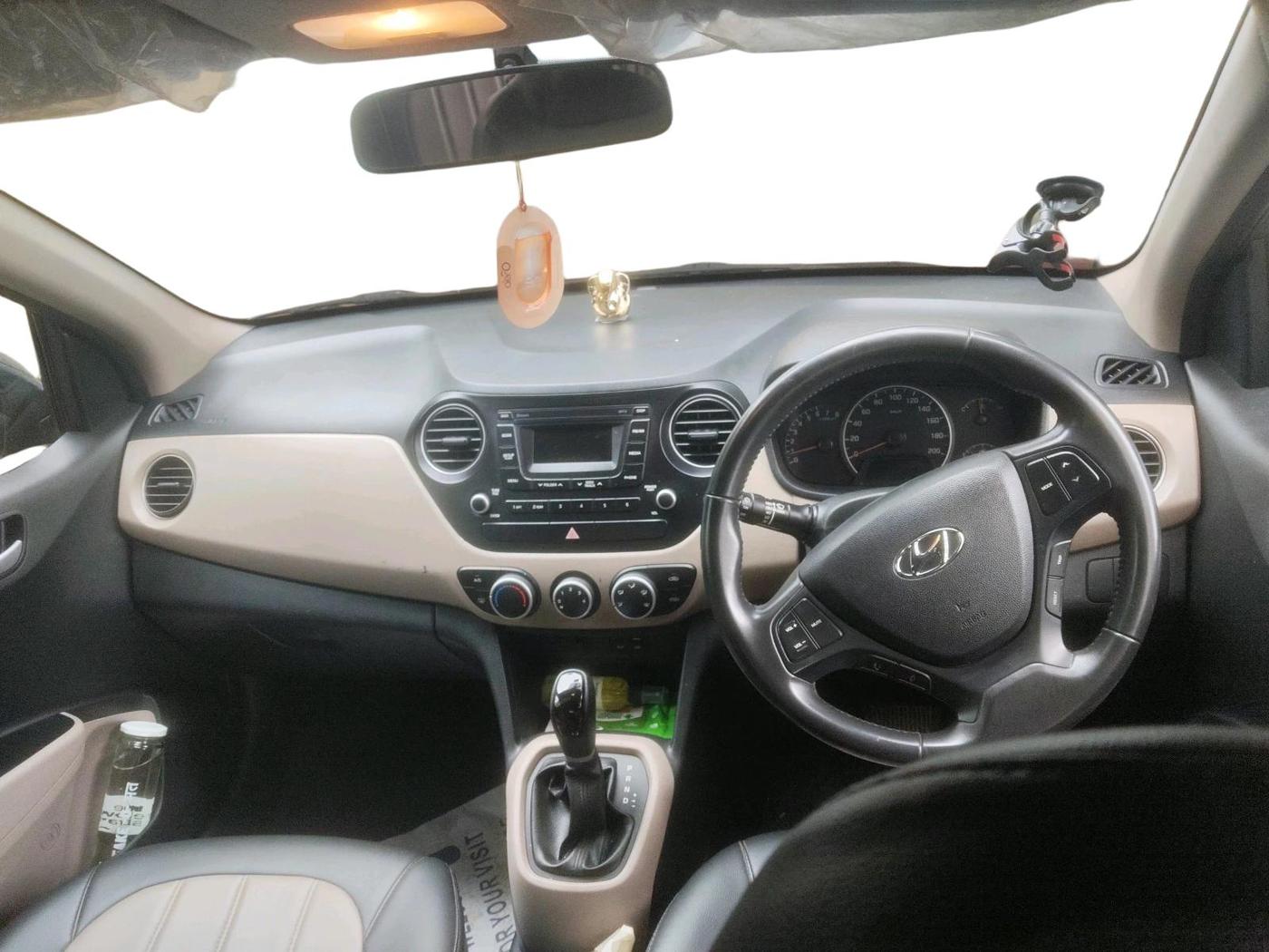 2016 Hyundai Grand i10 ASTA (O) AT 1.2 KAPPA VTVT, Petrol, Automatic, 40,022 km, interior