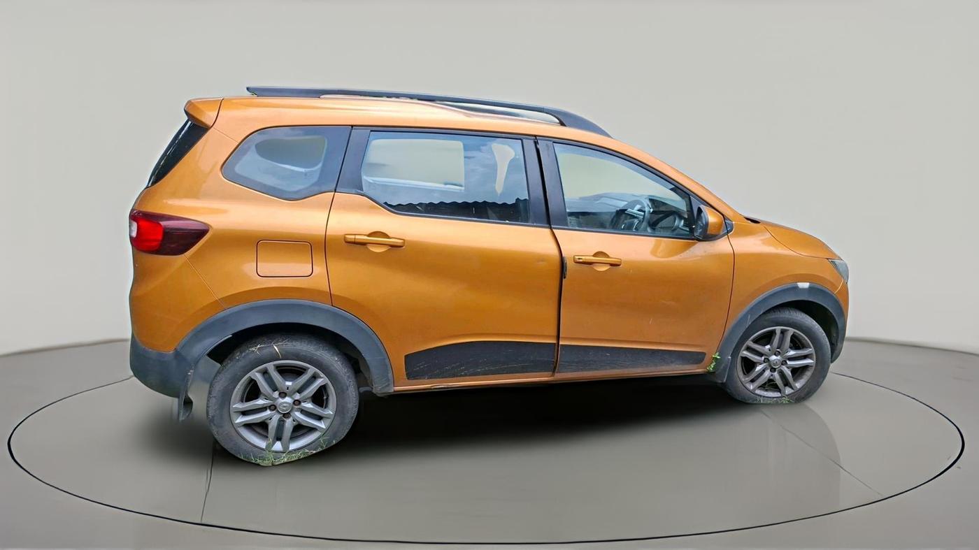 2020 Renault TRIBER RXZ, Petrol, Manual, 20,893 km, exterior