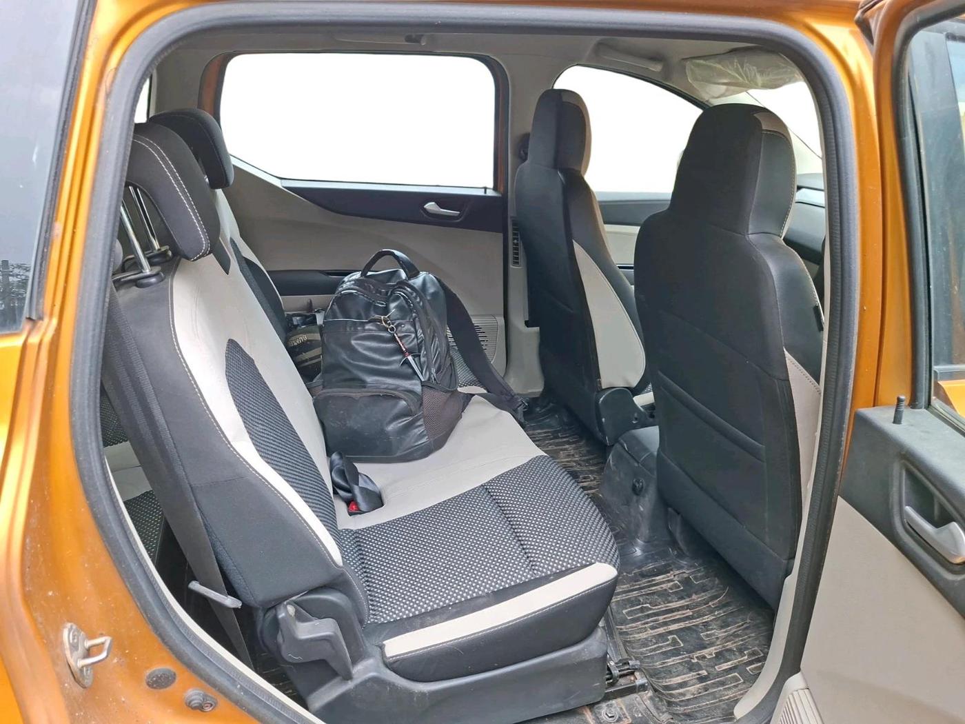 2020 Renault TRIBER RXZ, Petrol, Manual, 20,893 km, interior