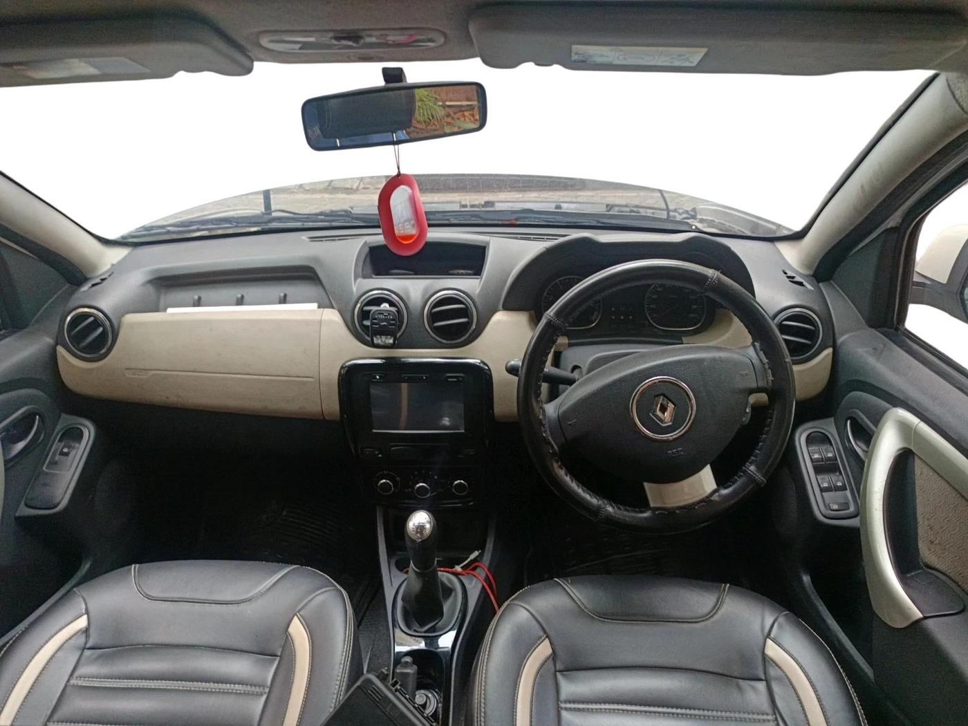 2014 Renault Duster RXL PETROL, Petrol, Manual, 56,661 km, interior