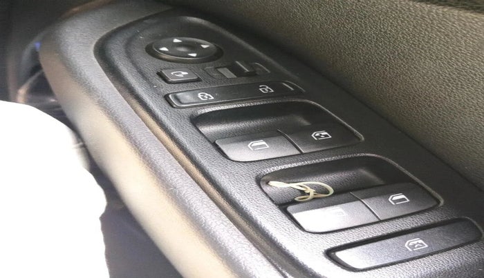 2021 Hyundai VENUE SX PLUS 1.0 TURBO DCT, Petrol, Automatic, 45,961 km, interior